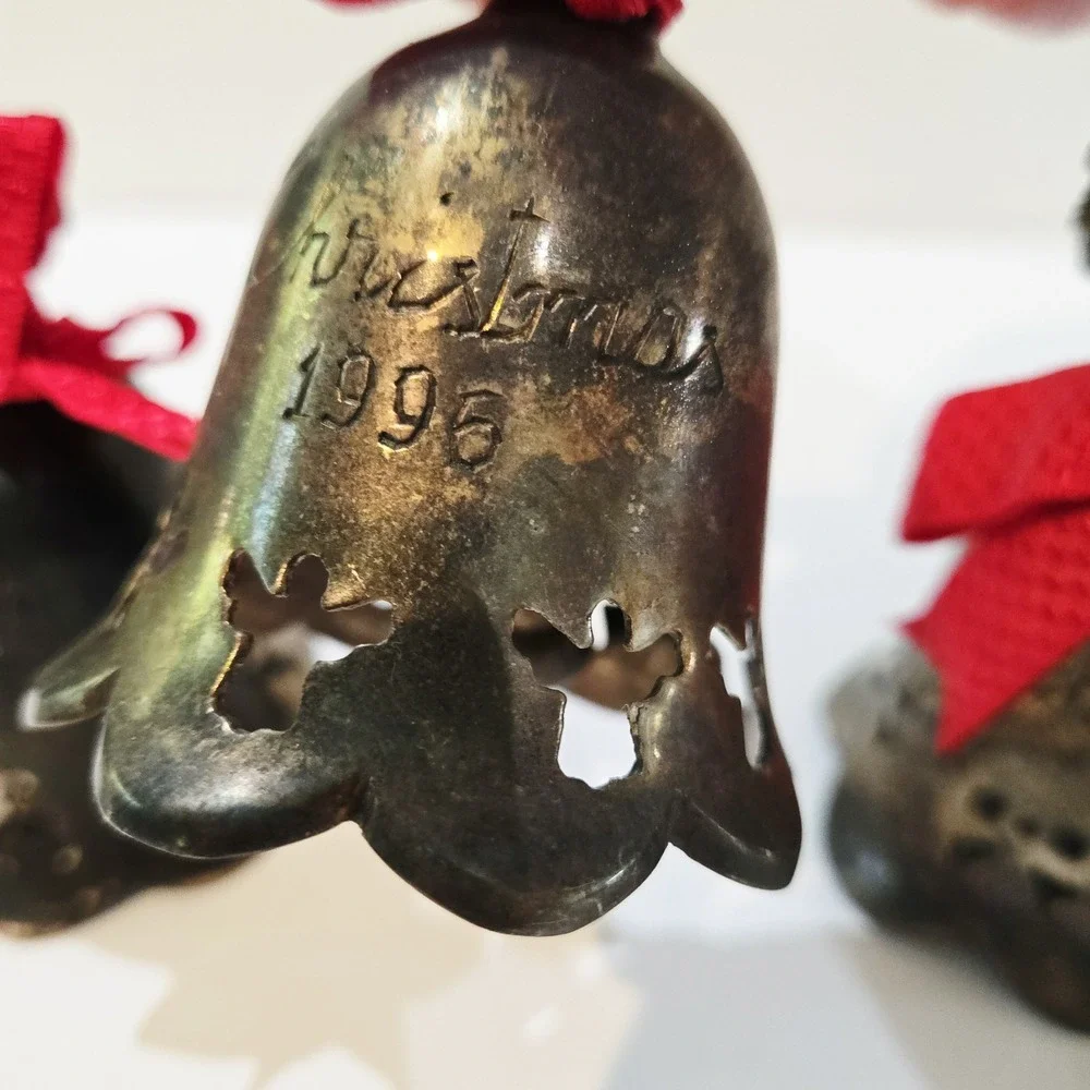 Lot Of 9 Vintage International Silverplate Co. Silver Plated Bells Christmas